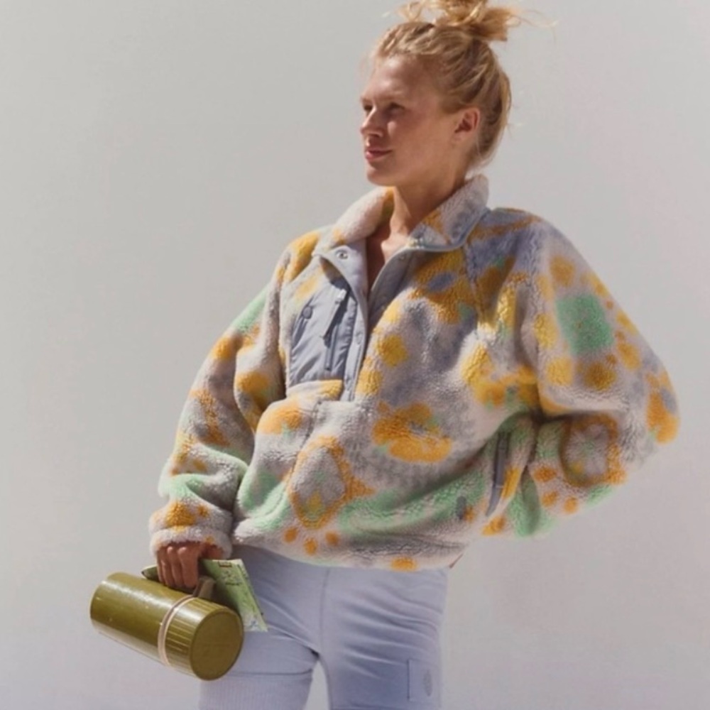 SOLD - Free People Lillypad Hit the Slopes fleece pullover M